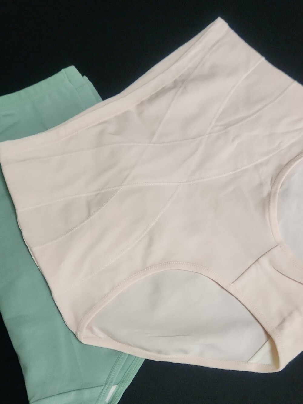 High-Waist Shaping Briefs - Pack of 4 (Peach, Mint, Black, Grey) - Picture 3 of 10